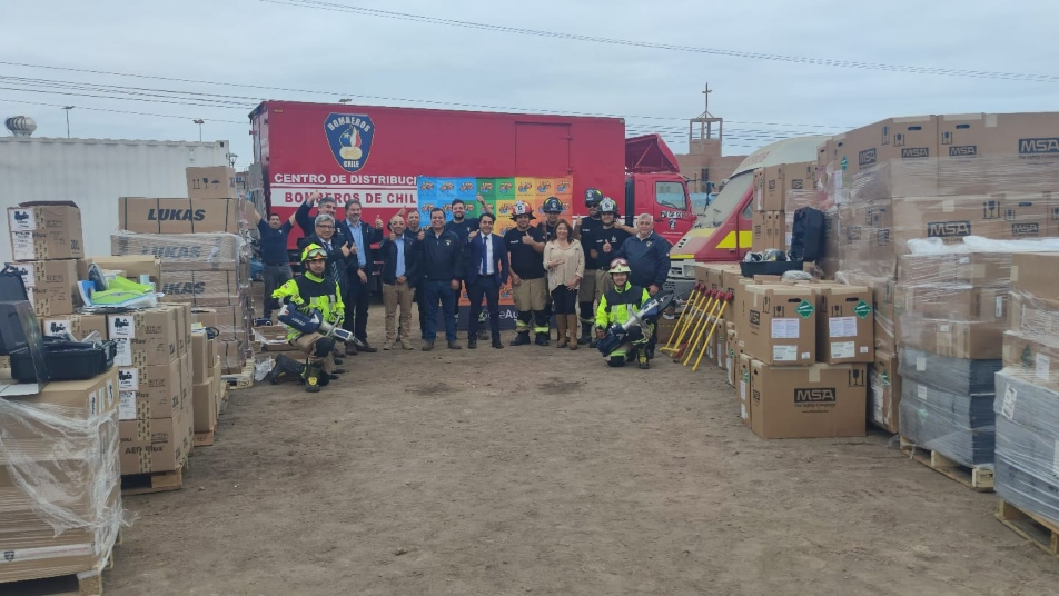 Cuerpo de Bomberos de Arica recibe la primera etapa de material menor